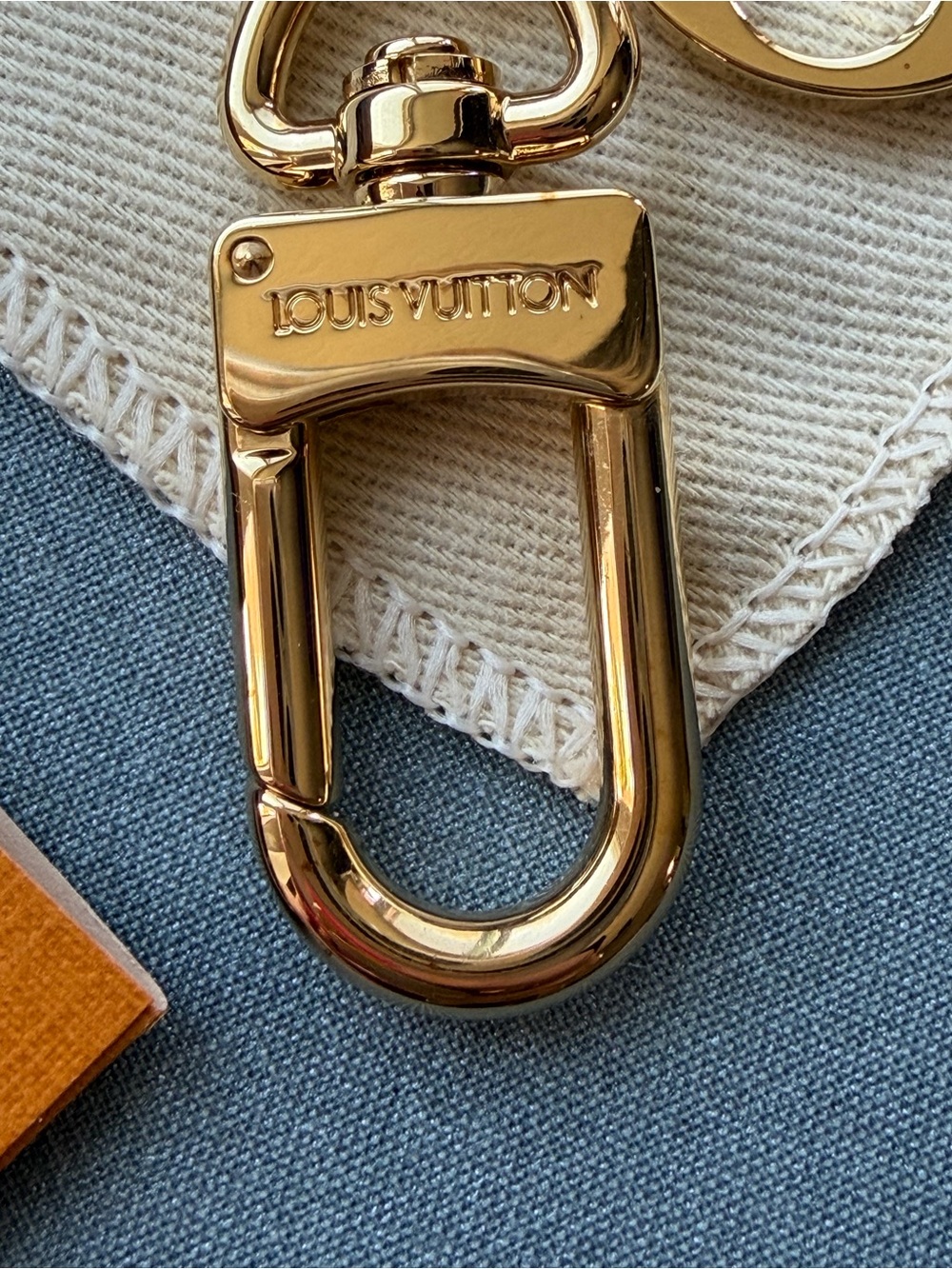 Louis Vuitton Fleur de Monogram Bag Charm Chaim - Picture 3 of 8